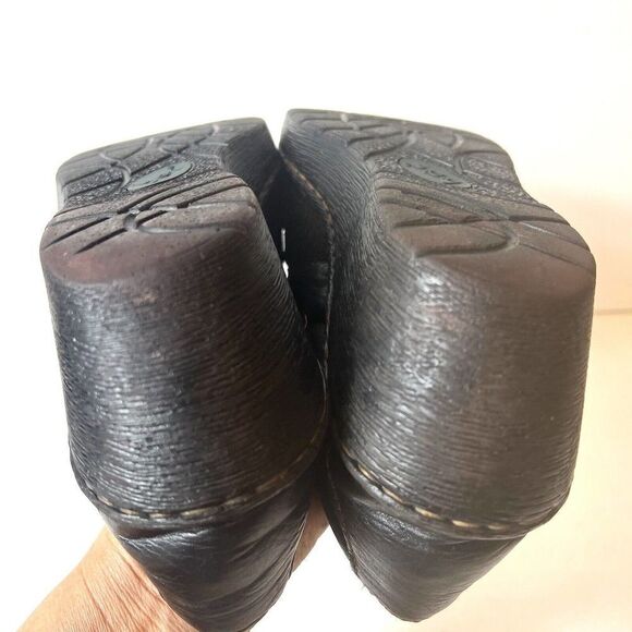BOC Born Concept Womens Size 10 M Black Tooled Leather Slip On Wedge Clogs Shoes - Picture 7 of 11